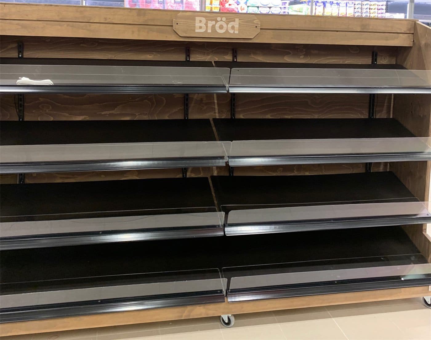 Brödexponering Panel golv, 180x160x60cm – Varuexponering från Butiksprofil