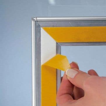Fönsterram 70x100 aluminium 32mm – Skyltmaterial från Butiksprofil