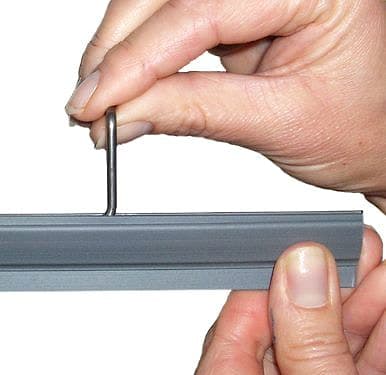Snäpplist 297 mm grå 10 st/frp – Skyltmaterial från Butiksprofil