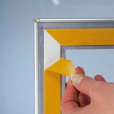 Fönsterram 70x100 aluminium 32mm – Skyltmaterial från Butiksprofil