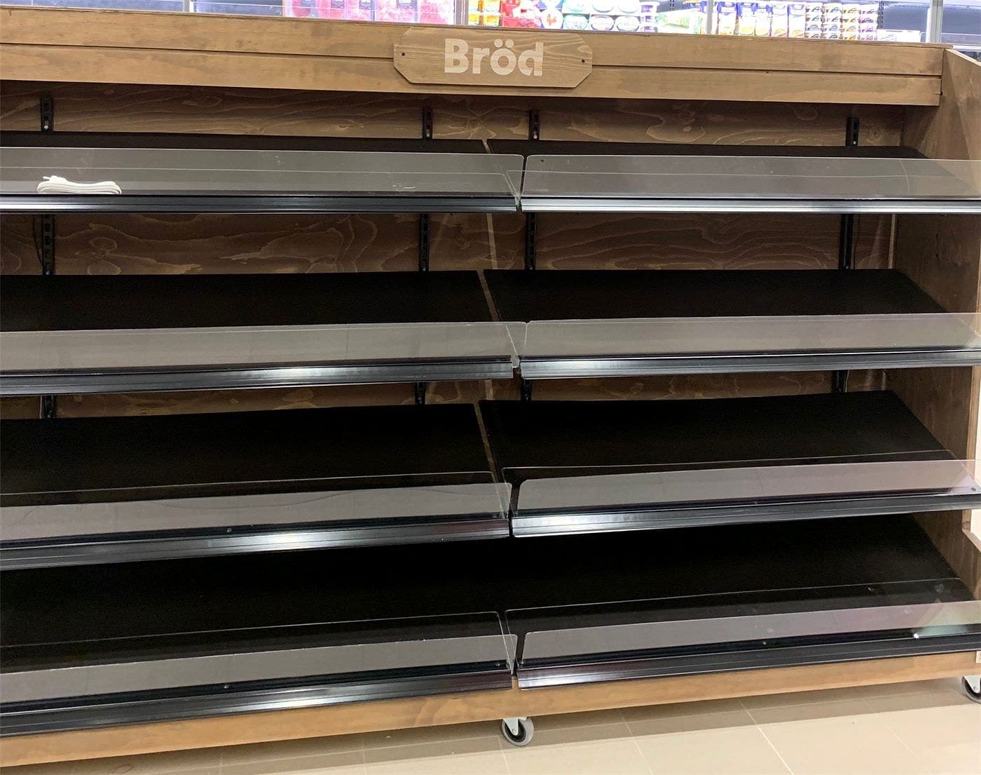 Brödexponering Panel golv, 180x160x60cm – Varuexponering från Butiksprofil