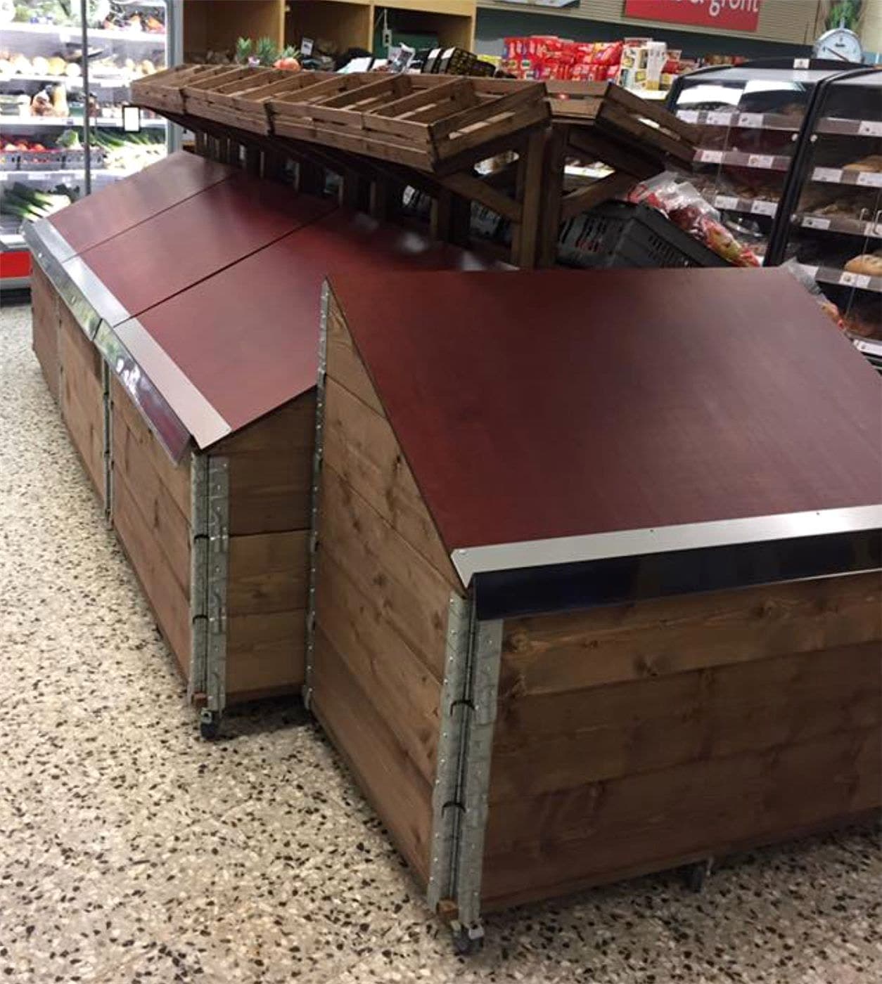 Lock Svart, Helpall, dubbel lutning med formplywood – Varuexponering från Butiksprofil