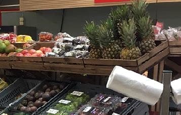 Överhylla lutande formplyfa 120x40cm – Varuexponering från Butiksprofil